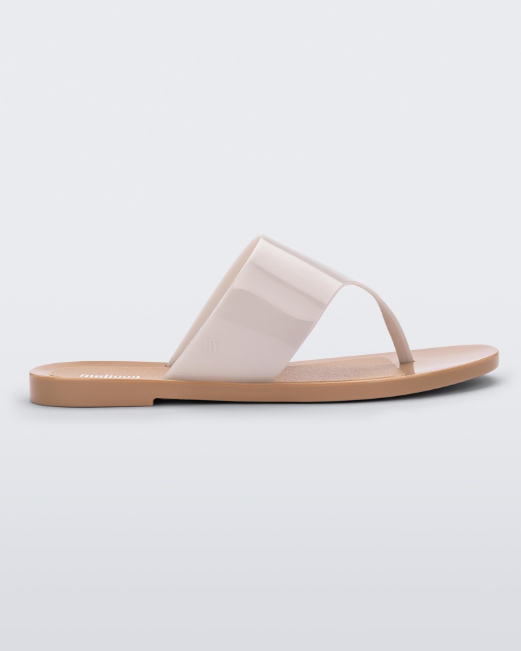 essential_chic_melissa_beige.jpg Essential Chic Melissa Beige - Image 1