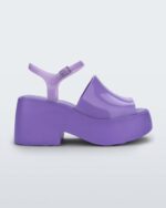 Melissa Lilac Pose