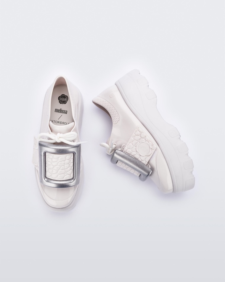 white_kick_off_buckle_up_viktor_rolf_melissa.jpg White Kick Off Buckle Up Viktor & Rolf Melissa - Image 1