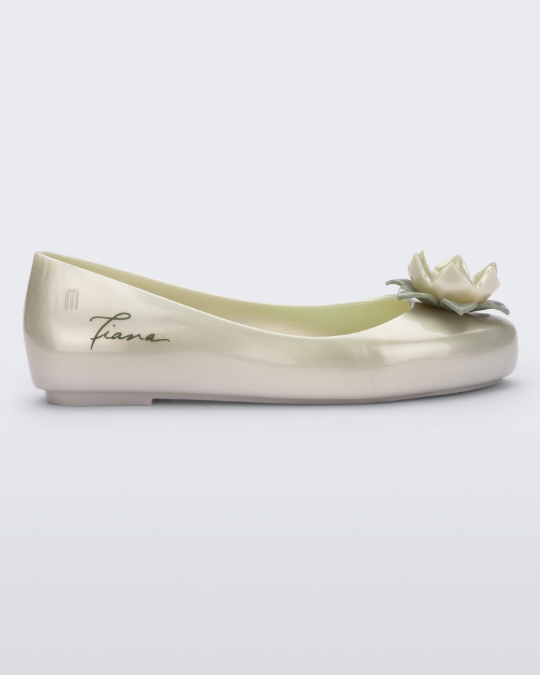 white_mini_sweet_love_disney_princess_melissa.jpg White Mini Sweet Love Disney Princess Melissa - Image 1