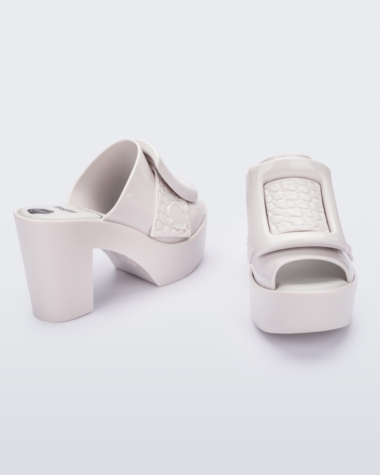 white_mule_buckle_up_viktor_rolf_melissa.jpg White Mule Buckle Up Viktor & Rolf Melissa - Image 1